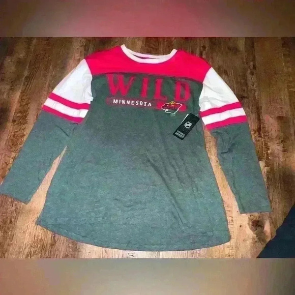 BNWT NHL Minnesota Wild long sleeve red and green shirt-medium - Picture 1 of 5